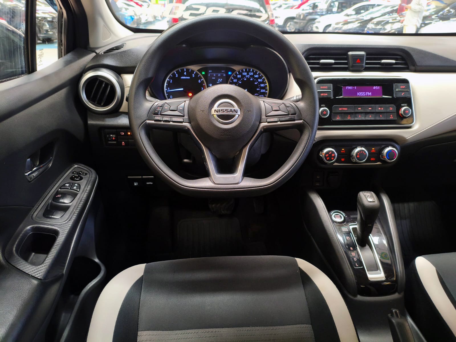 NISSAN VERSA