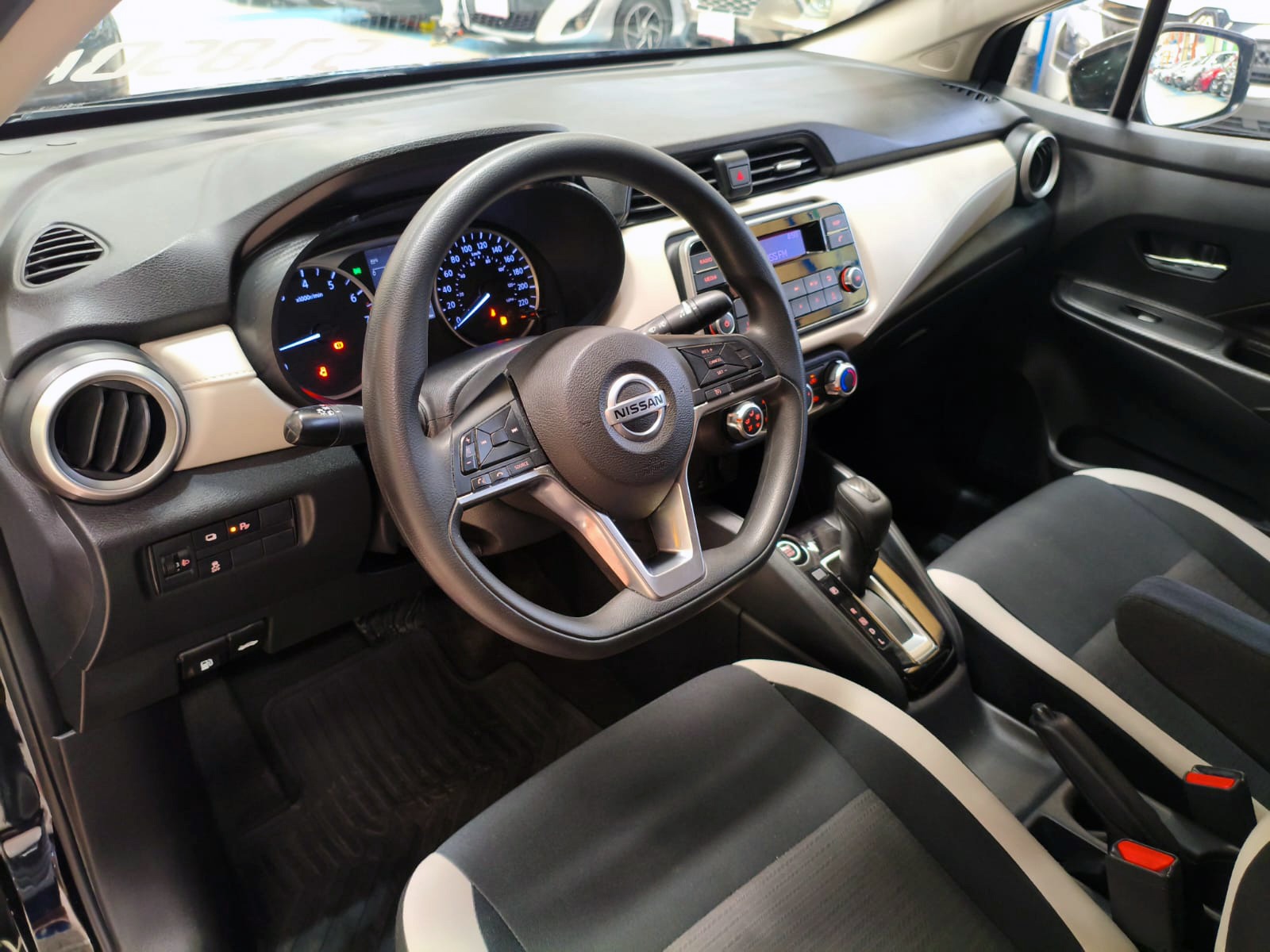 NISSAN VERSA