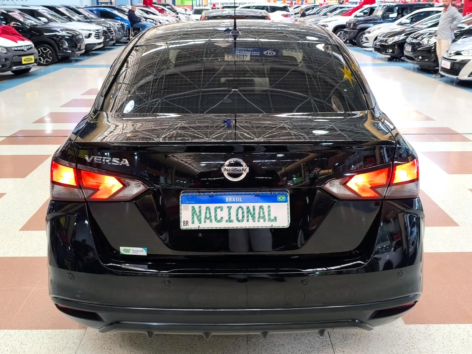 NISSAN VERSA