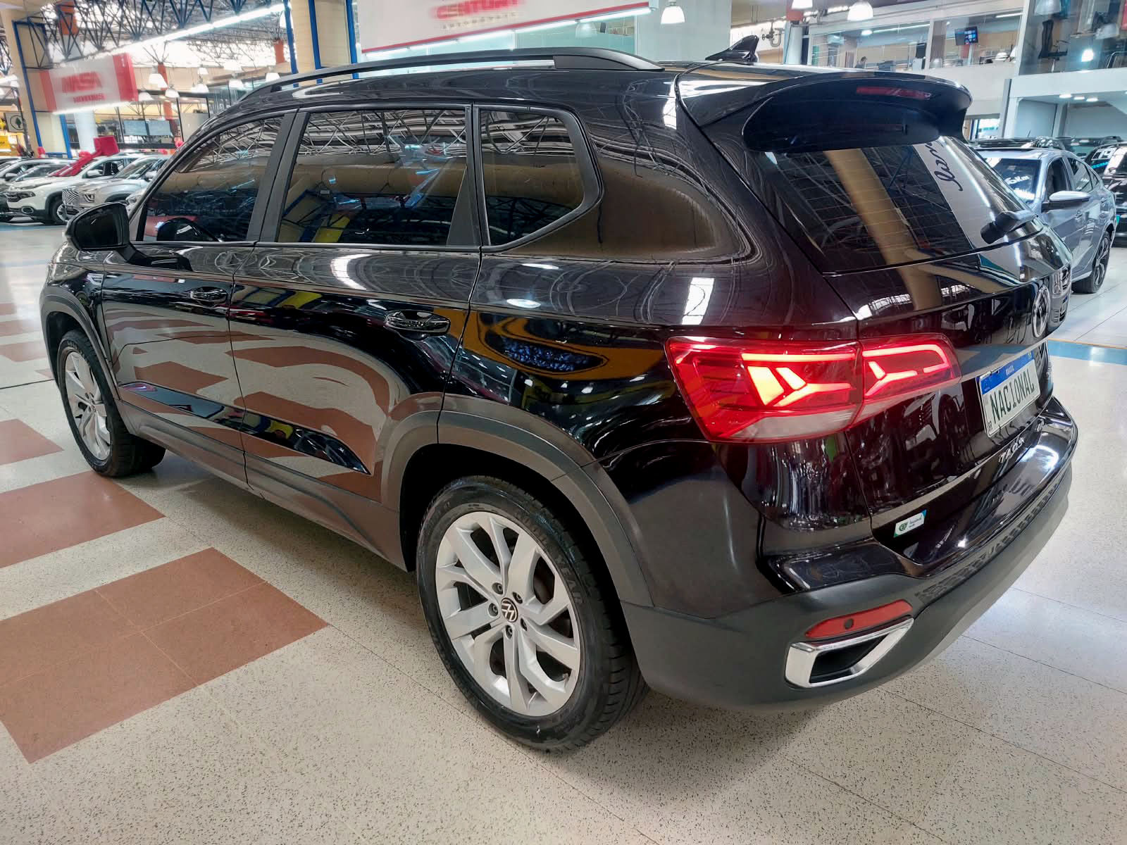 VOLKSWAGEN TAOS