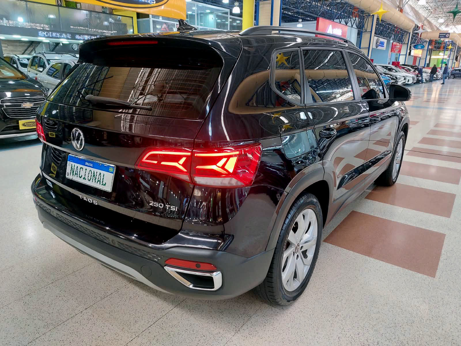 VOLKSWAGEN TAOS