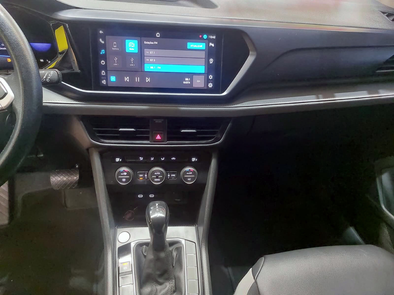 VOLKSWAGEN TAOS