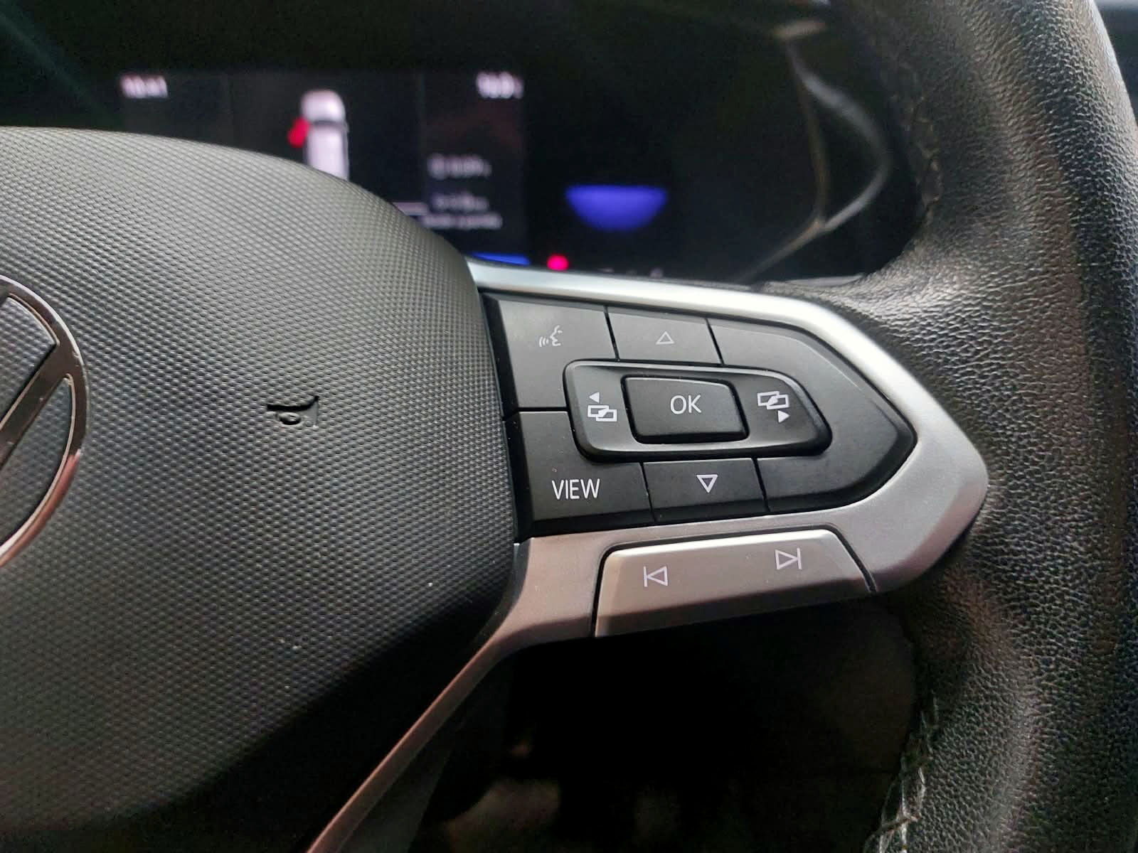 VOLKSWAGEN TAOS