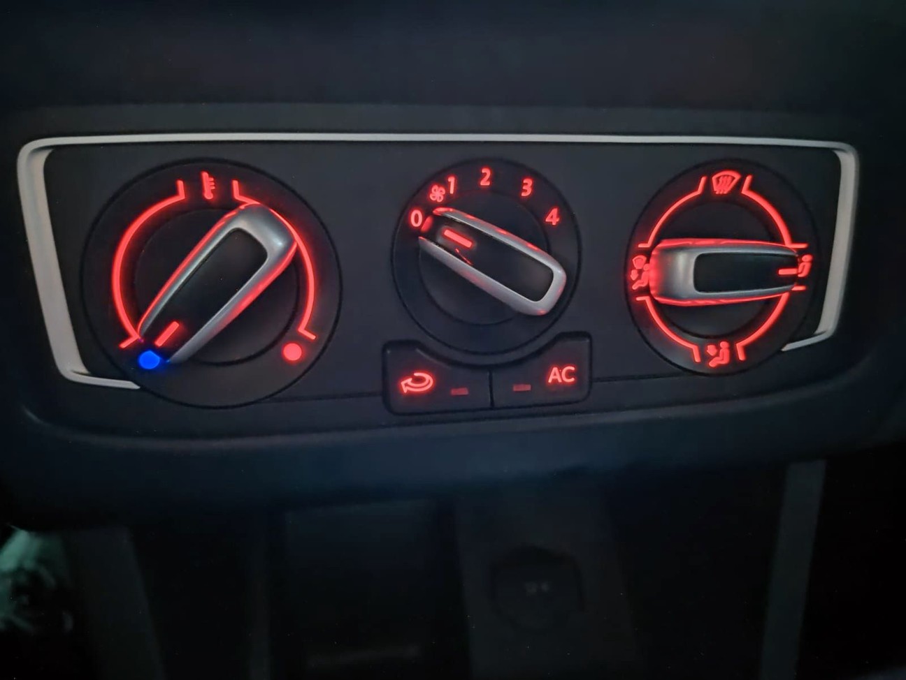 VOLKSWAGEN FOX