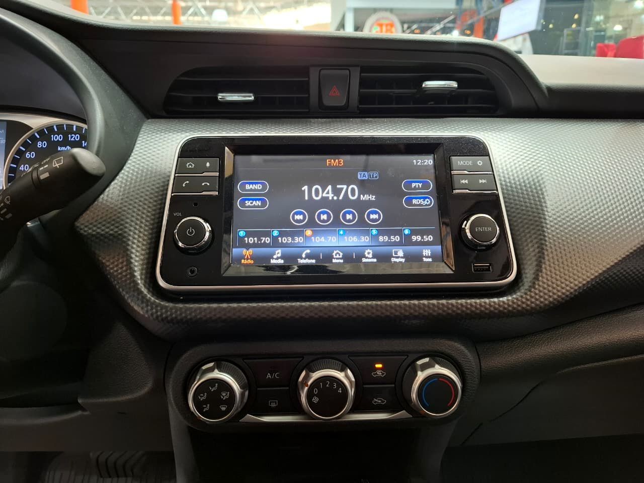 NISSAN KICKS