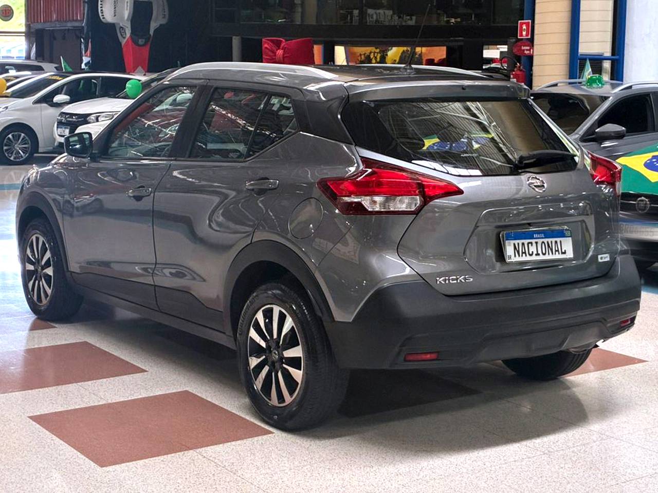 NISSAN KICKS