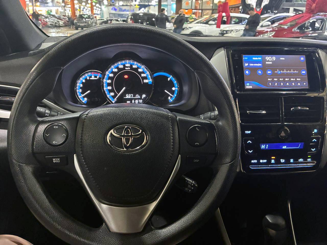 TOYOTA YARIS
