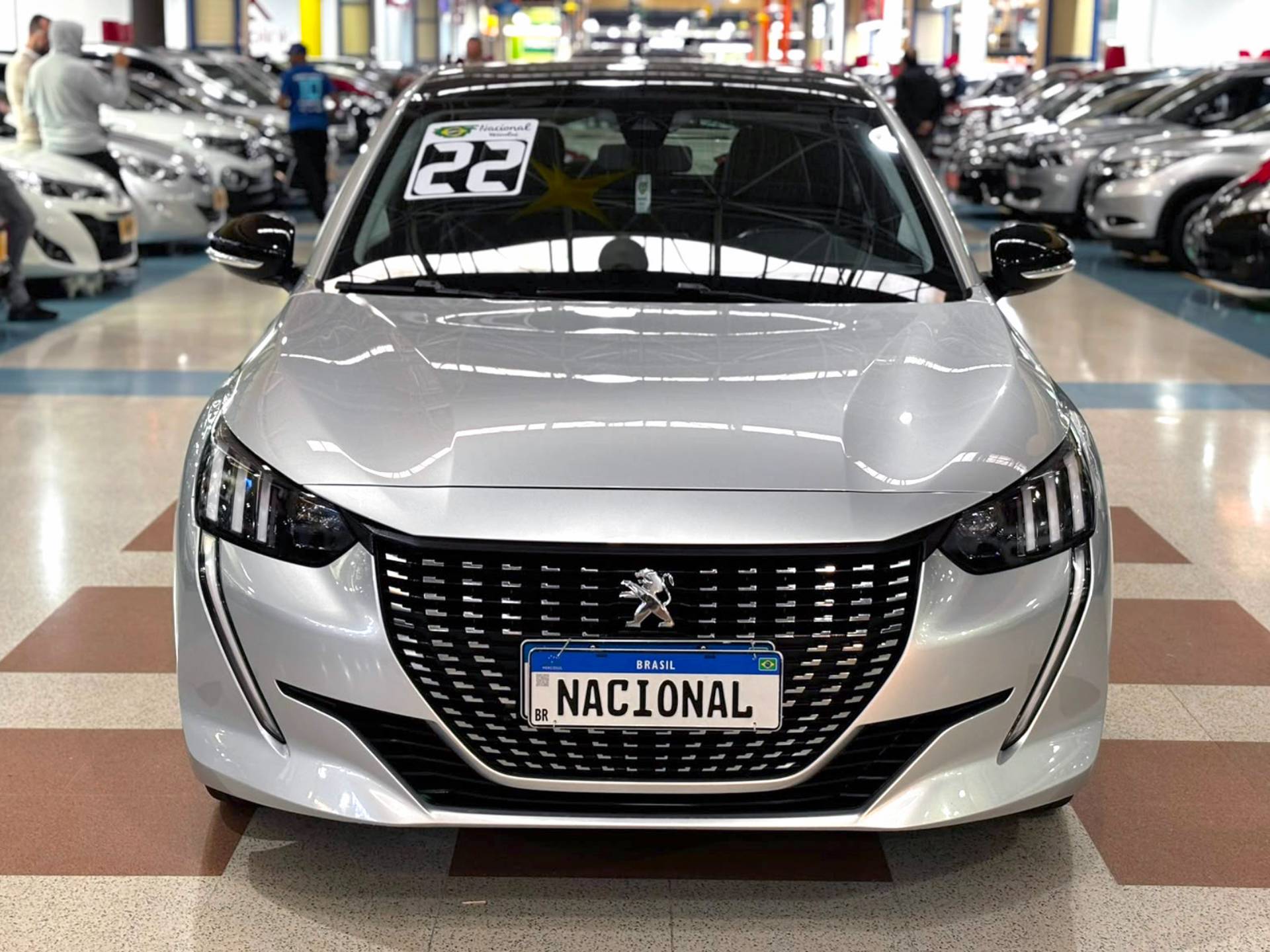PEUGEOT 208
