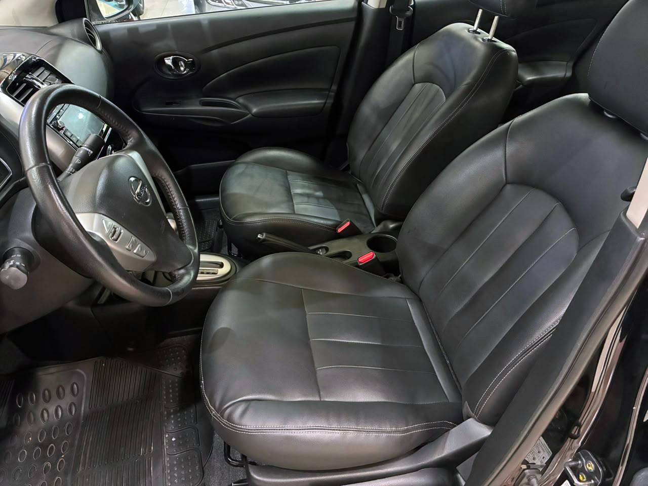 NISSAN VERSA