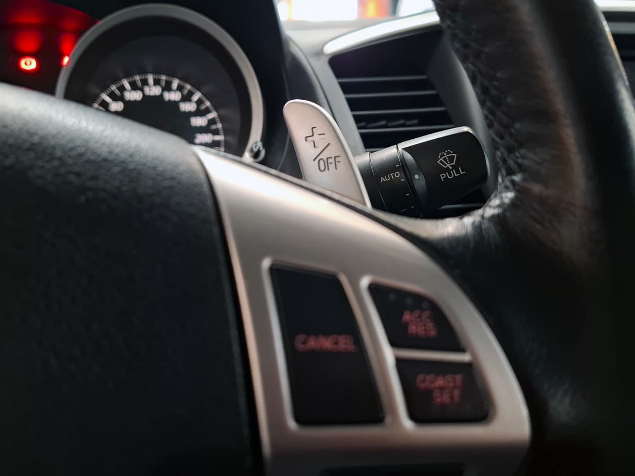 MITSUBISHI LANCER