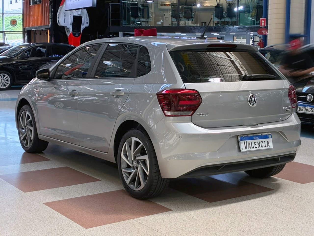 VOLKSWAGEN POLO
