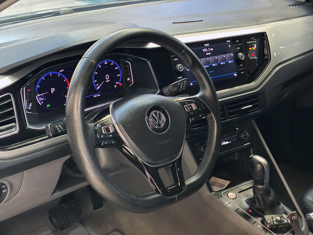 VOLKSWAGEN POLO