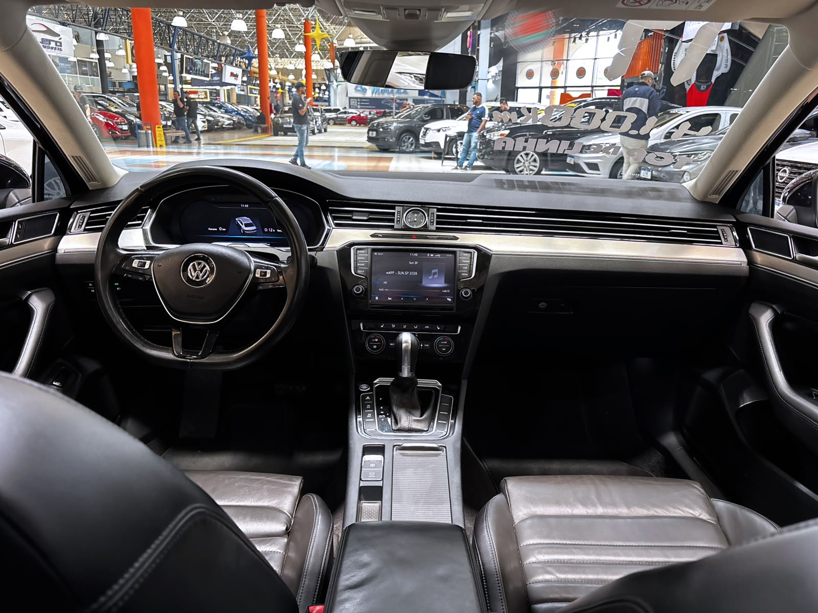 VOLKSWAGEN PASSAT