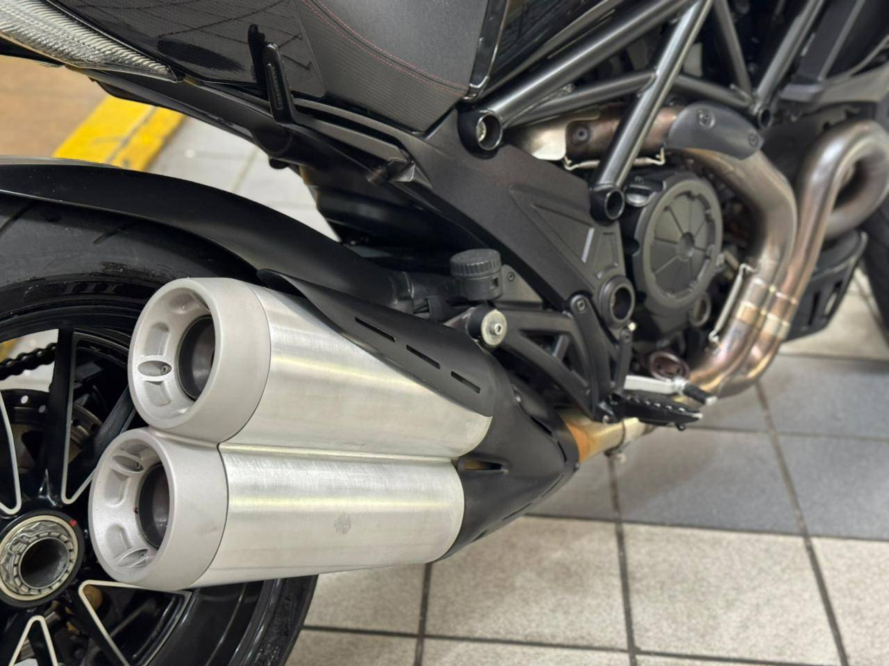 DUCATI DIAVEL