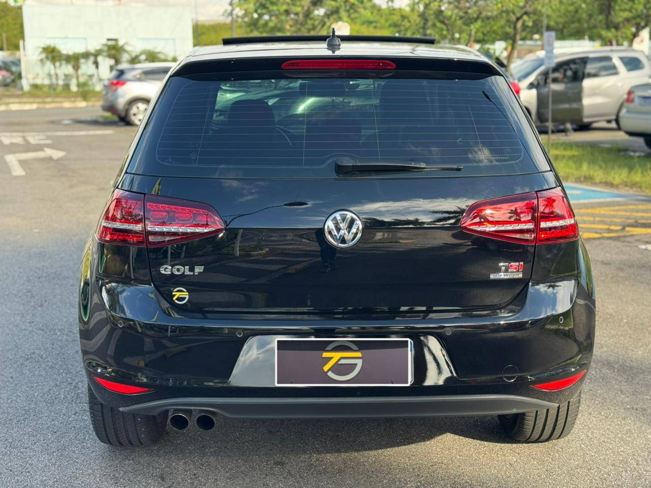 VOLKSWAGEN GOLF