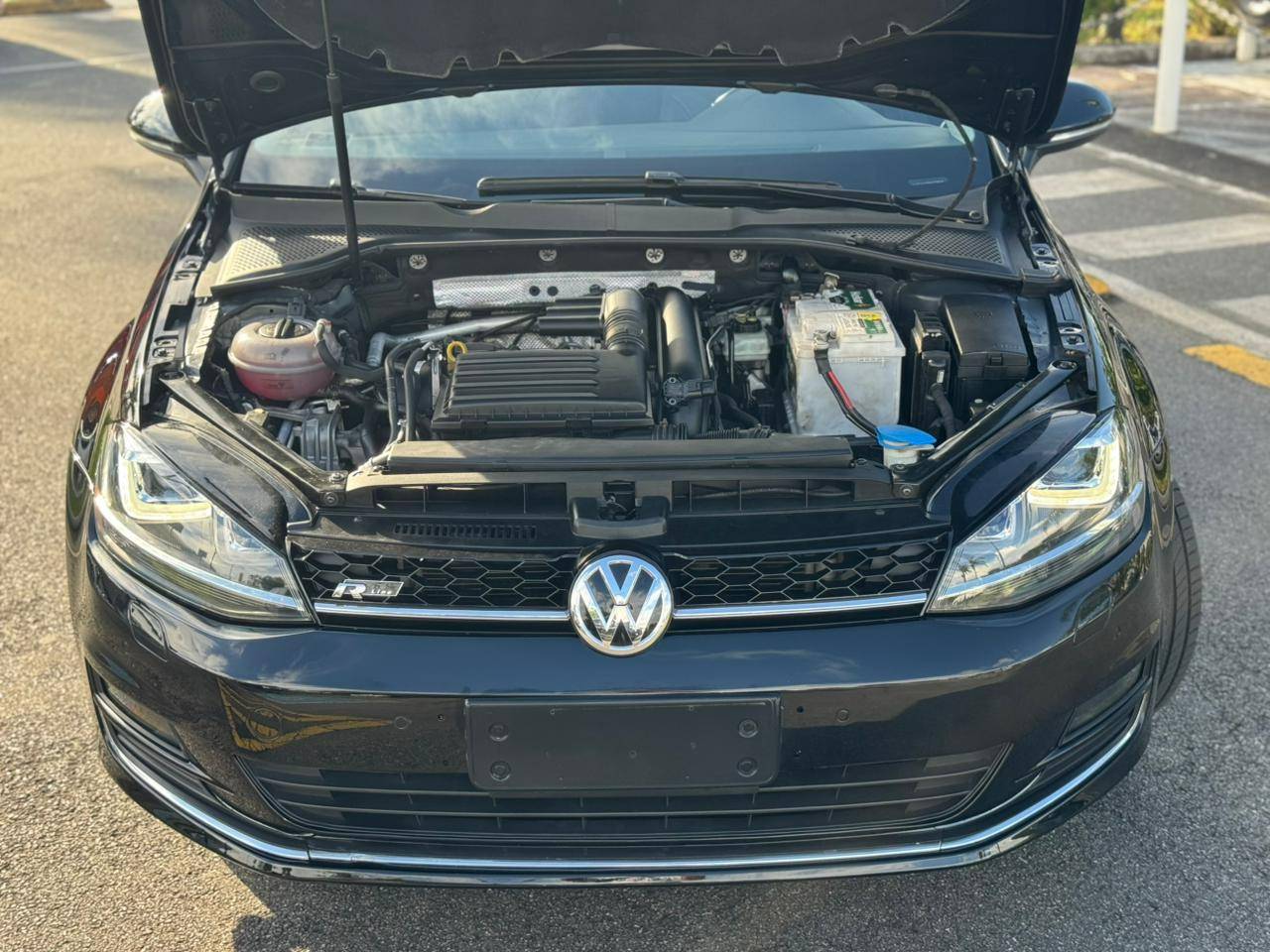 VOLKSWAGEN GOLF