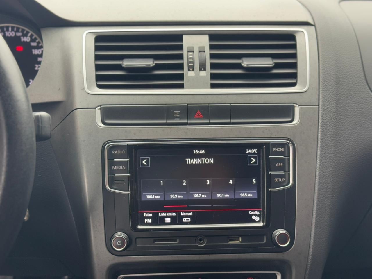 VOLKSWAGEN FOX