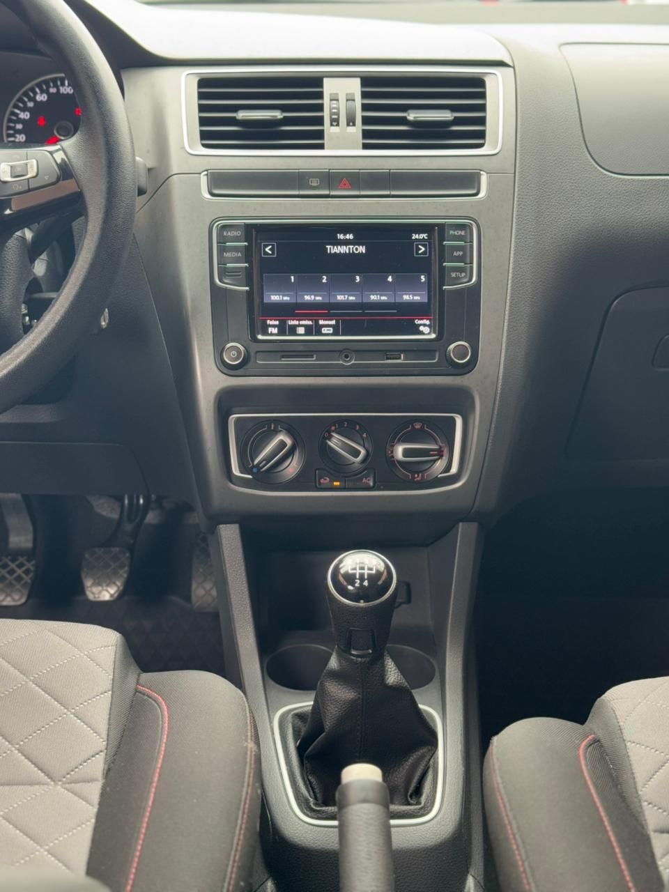 VOLKSWAGEN FOX