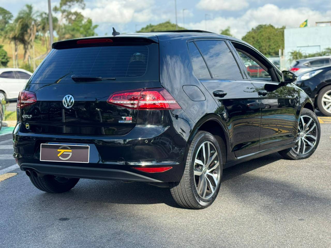 VOLKSWAGEN GOLF