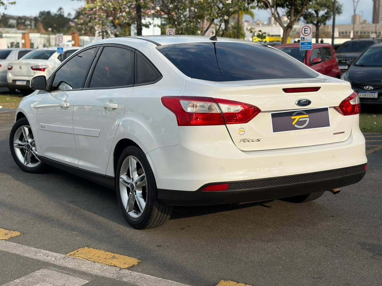 FORD FOCUS
