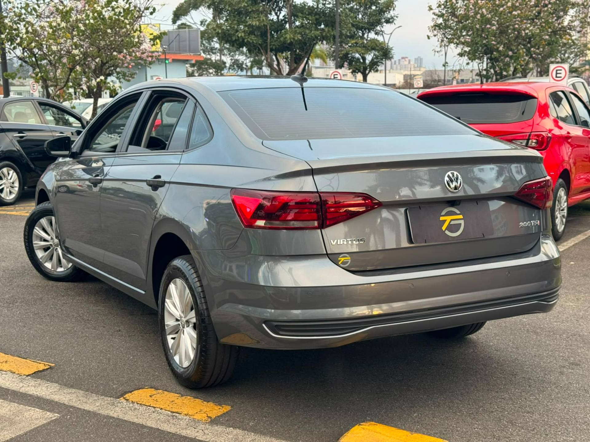 VOLKSWAGEN VIRTUS
