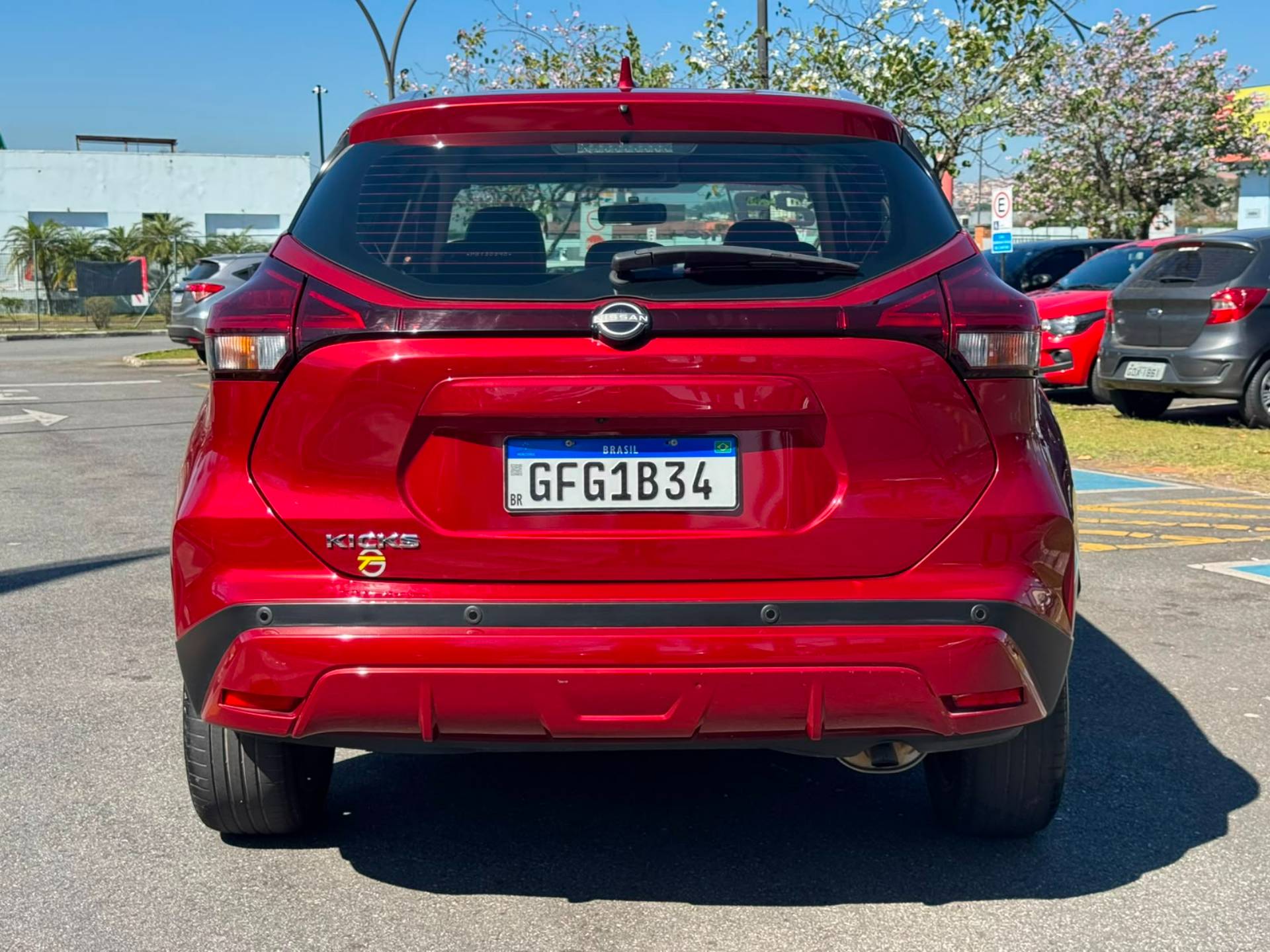 NISSAN KICKS