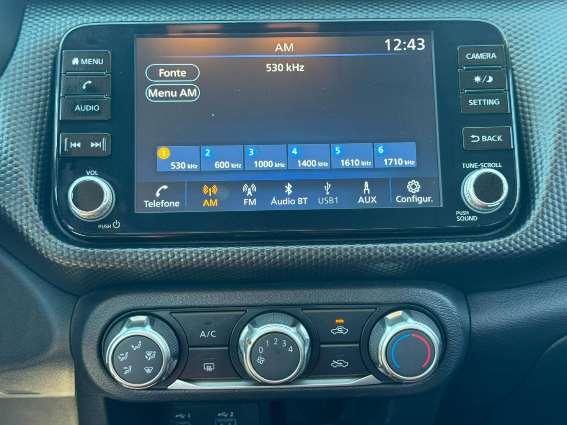 NISSAN KICKS