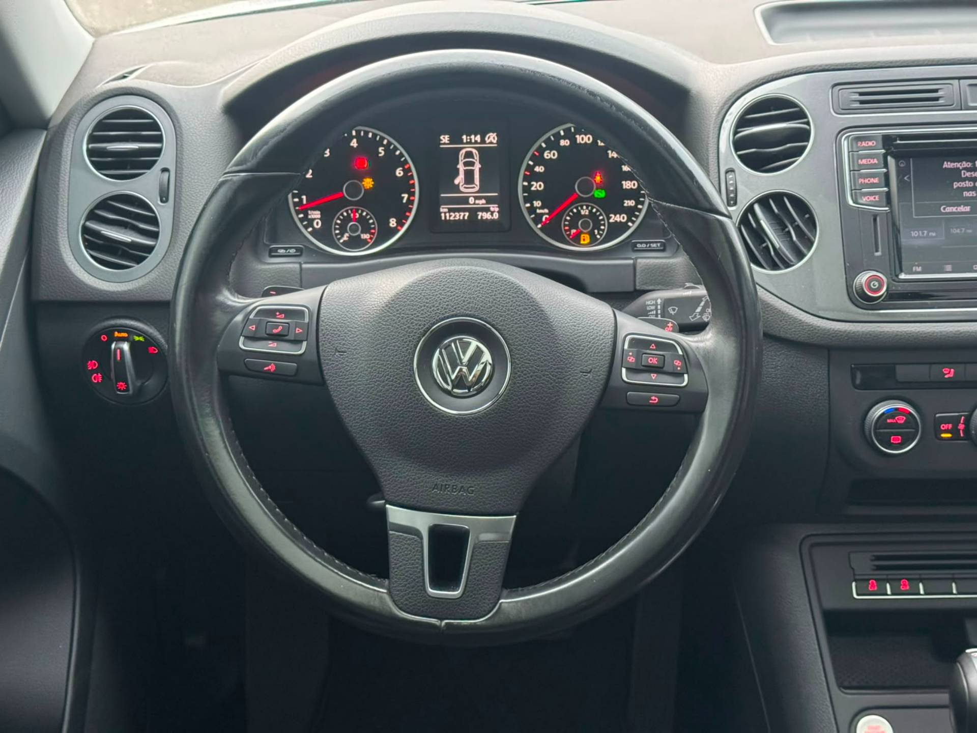 VOLKSWAGEN TIGUAN