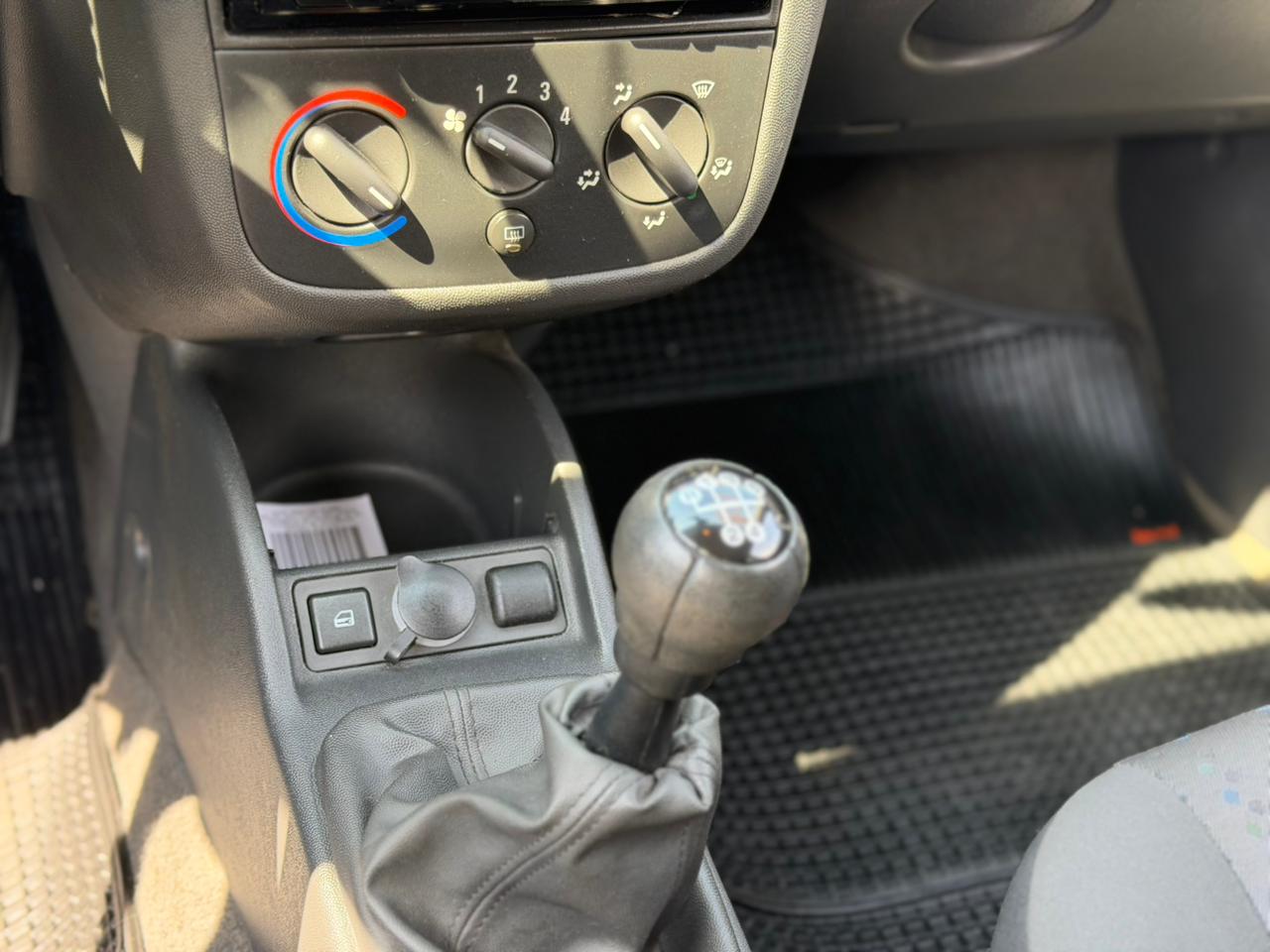 CHEVROLET CORSA