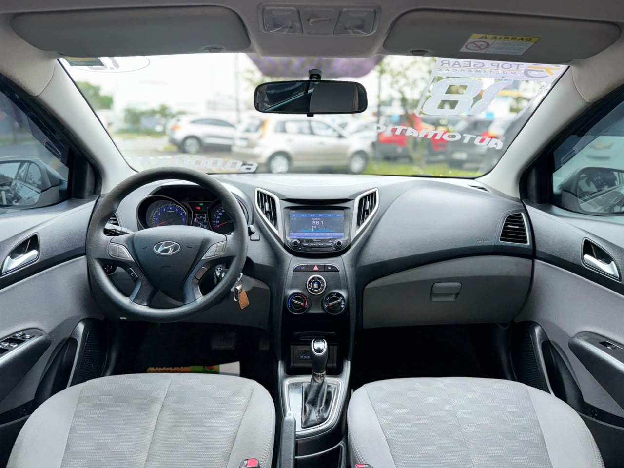 HYUNDAI HB20S