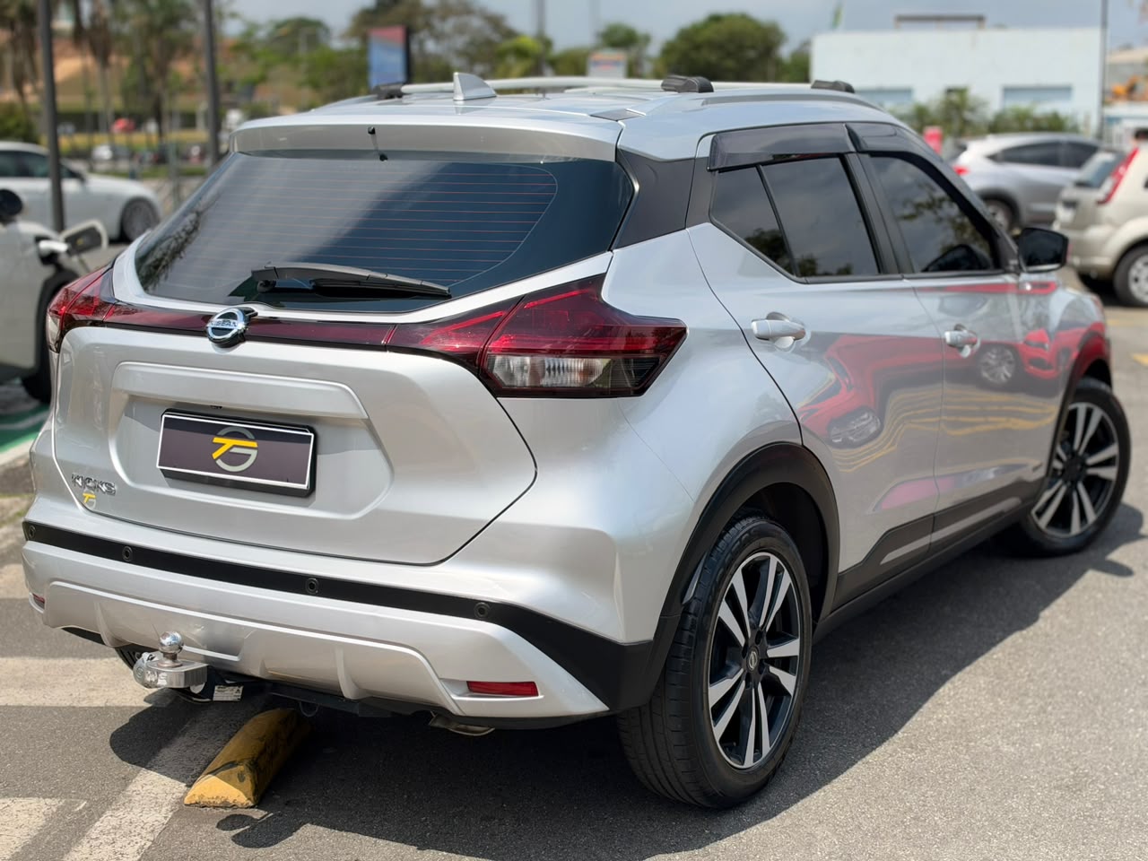 NISSAN KICKS