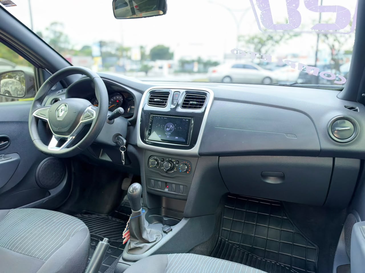 RENAULT SANDERO