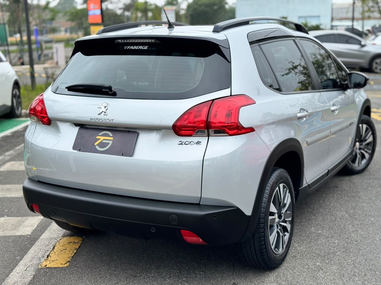 PEUGEOT 2008