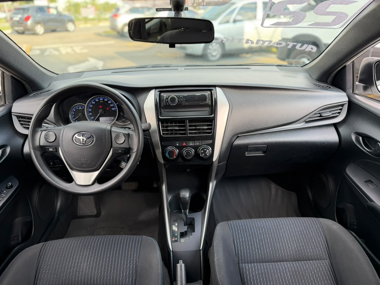 TOYOTA YARIS