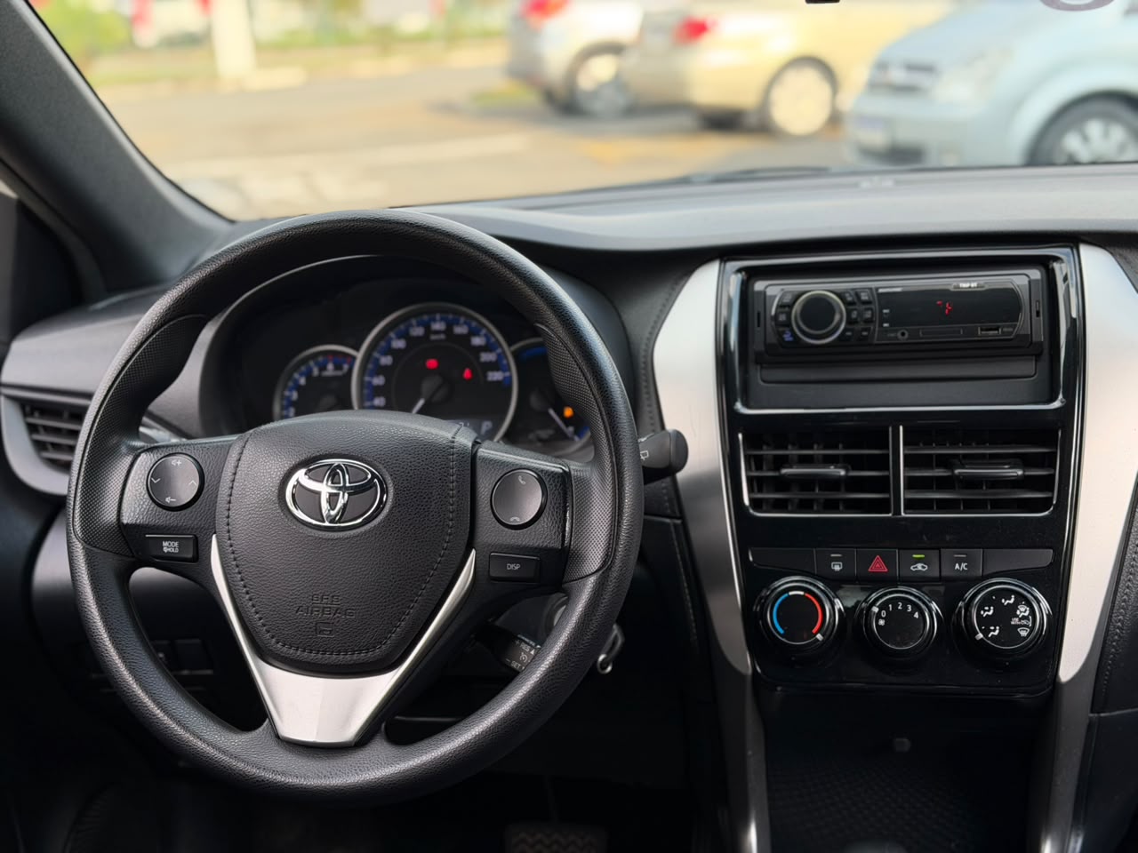TOYOTA YARIS