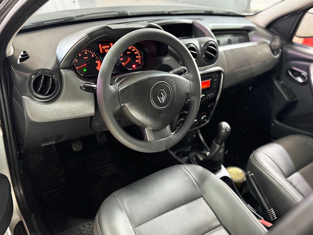 RENAULT DUSTER