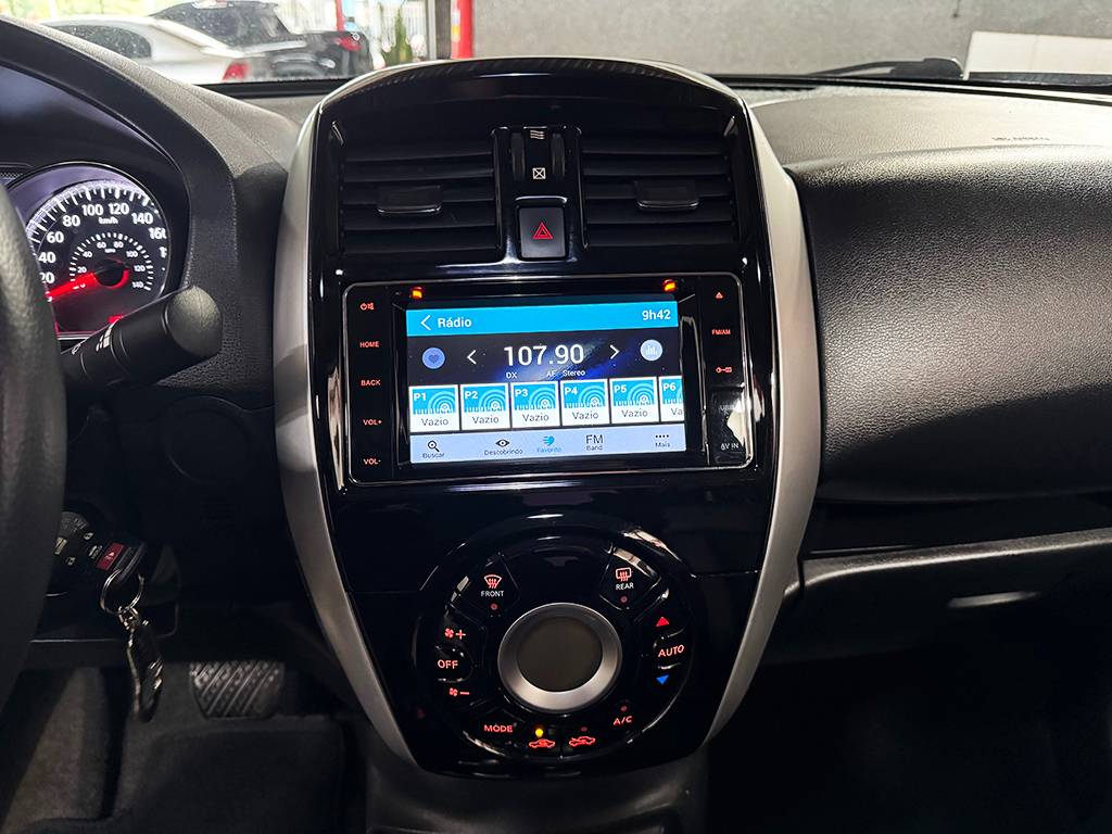 NISSAN VERSA