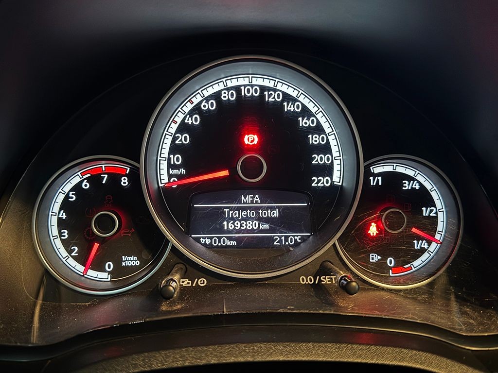 VOLKSWAGEN UP