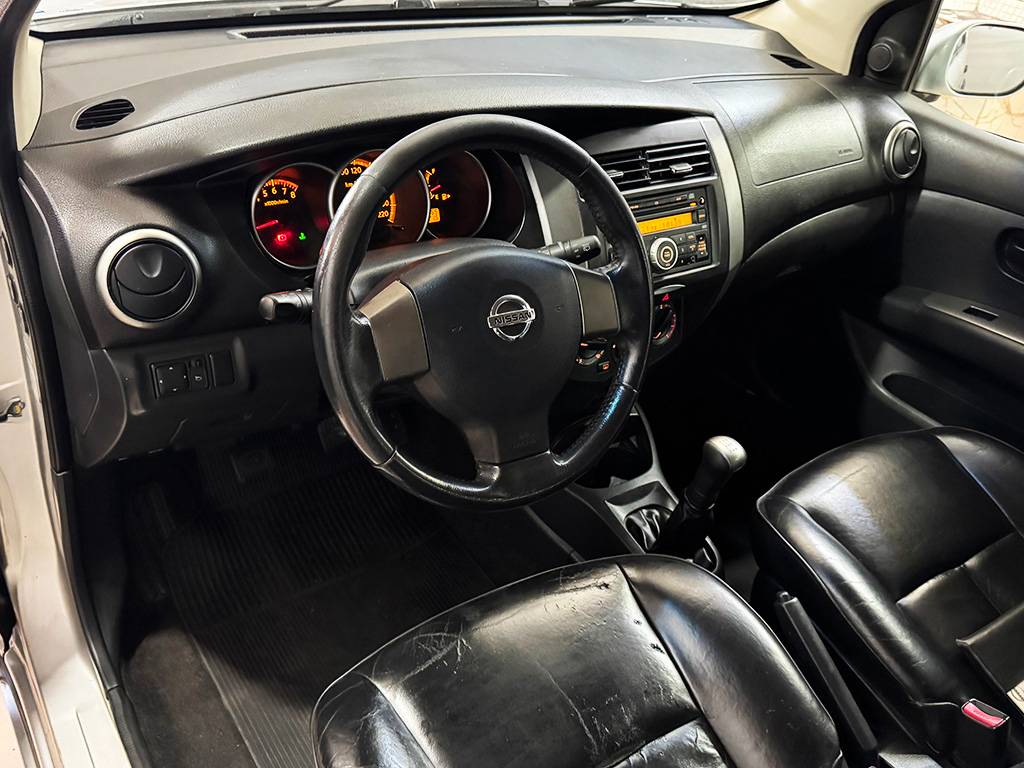 NISSAN LIVINA