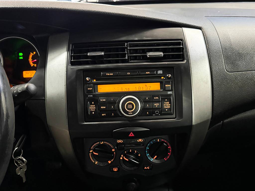 NISSAN LIVINA