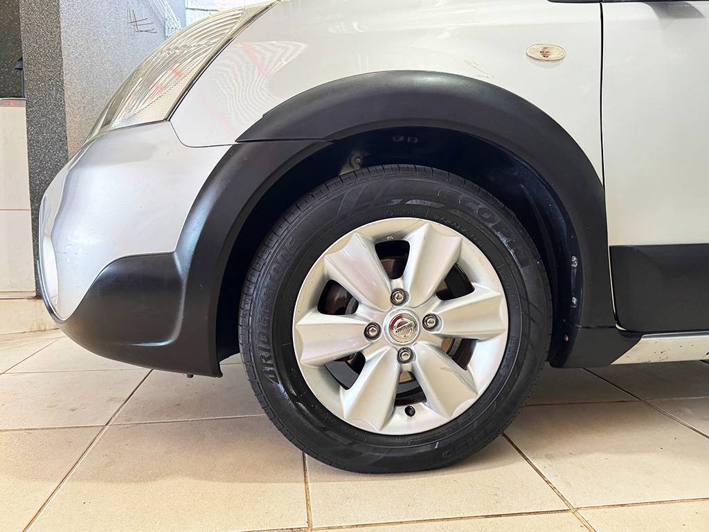 NISSAN LIVINA