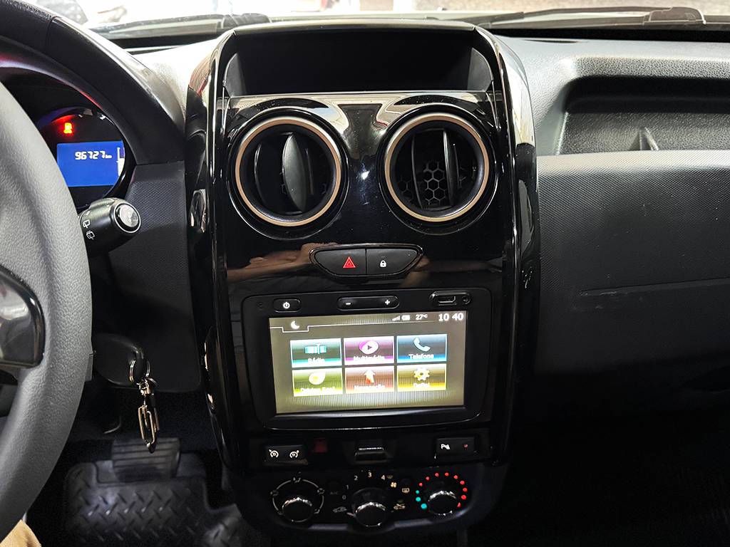 RENAULT DUSTER