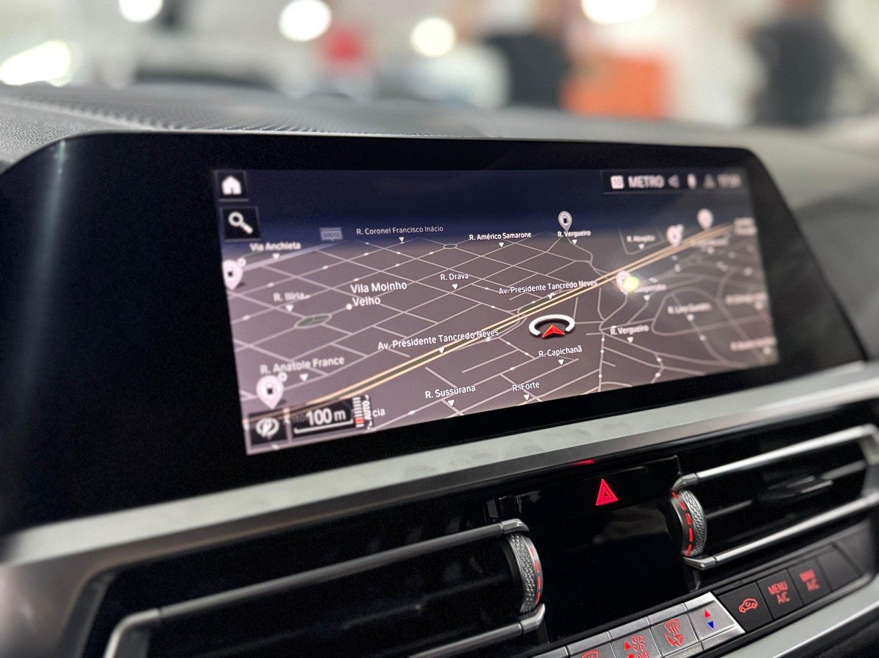 BMW 320i