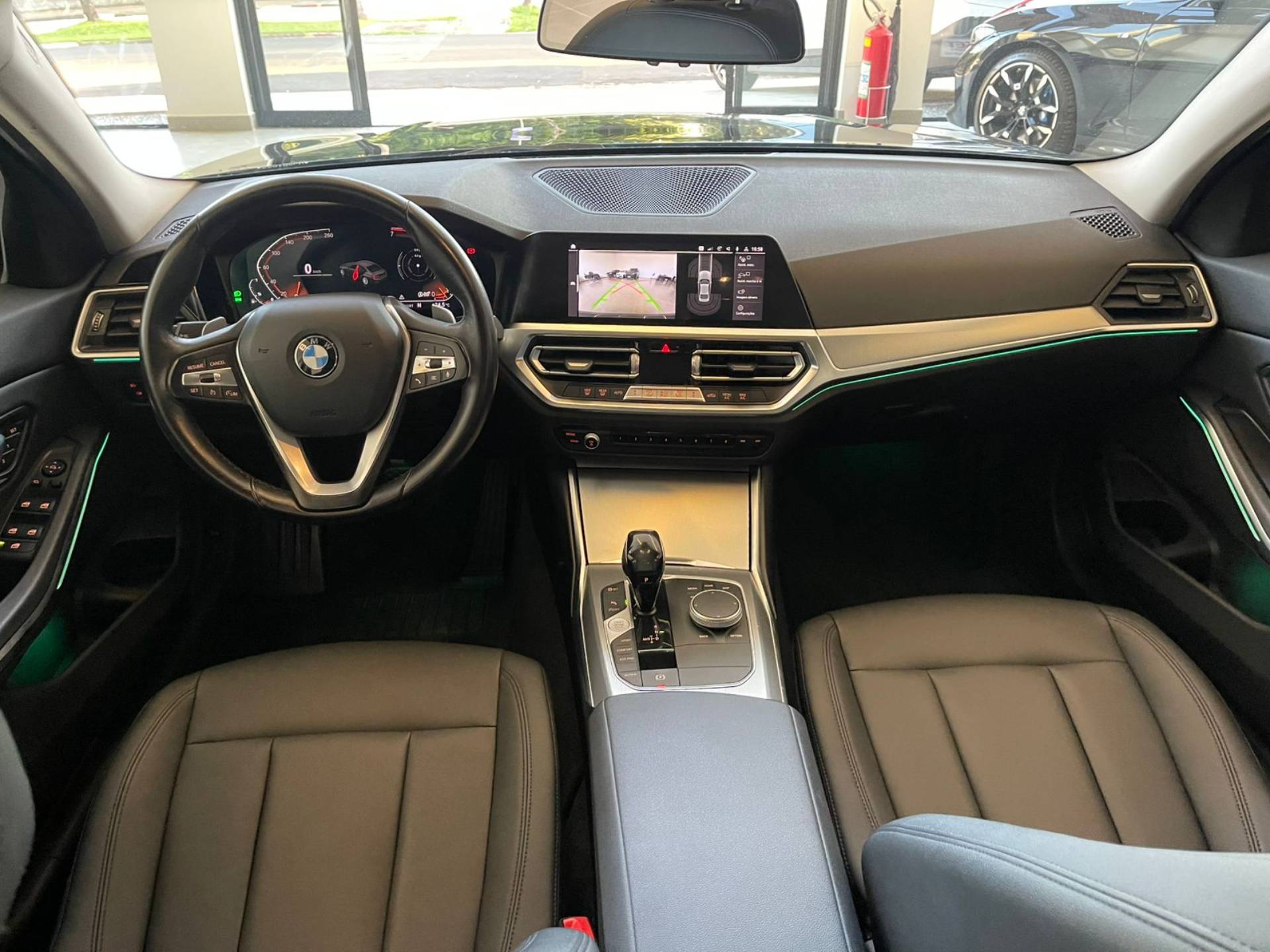 BMW 320i