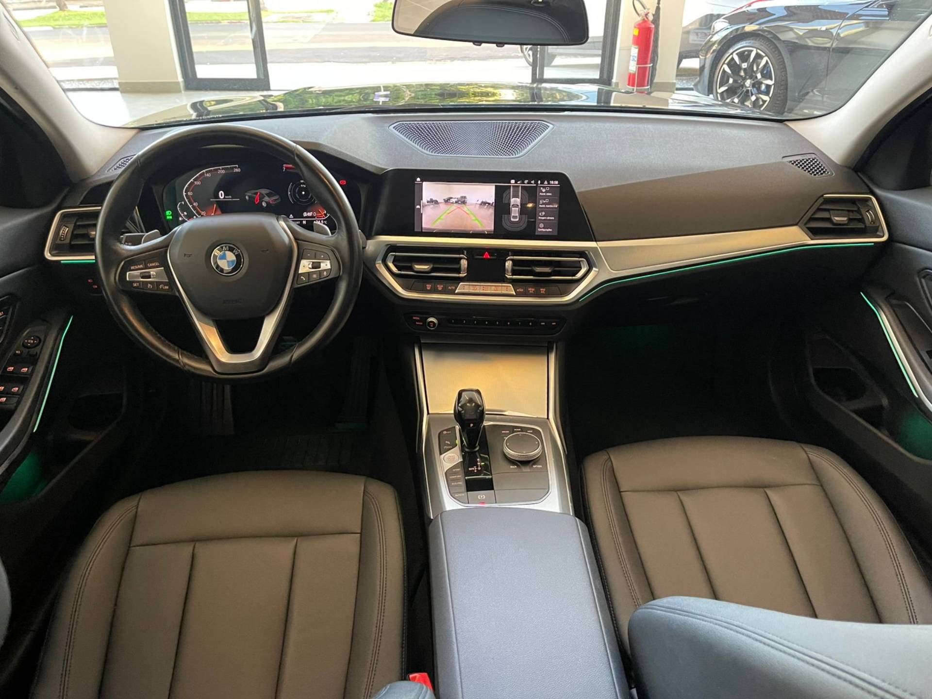 BMW 320i