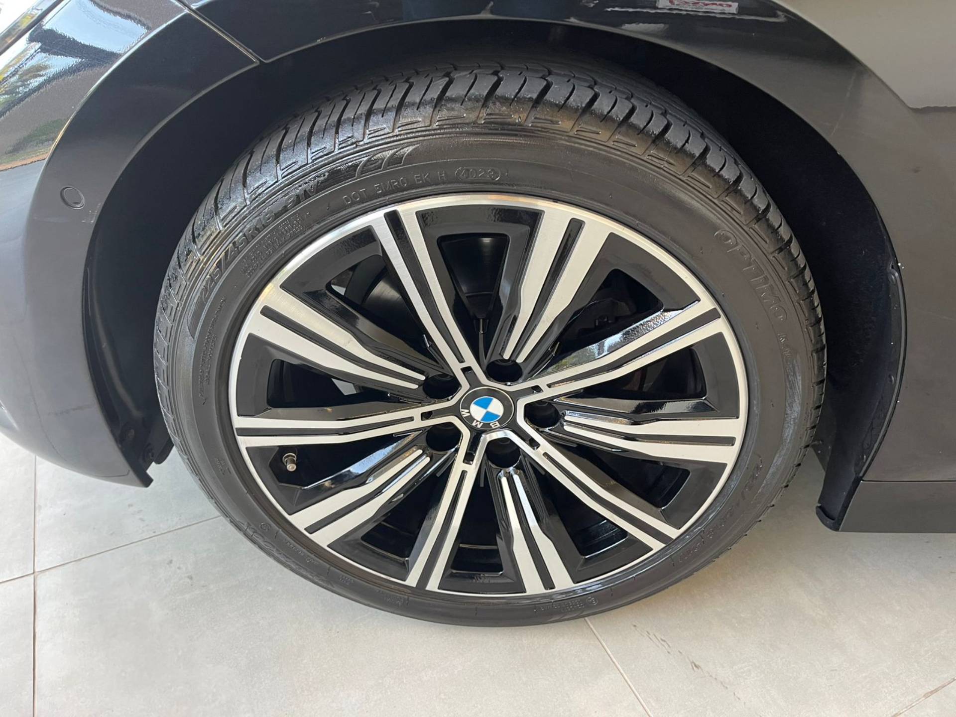 BMW 320i