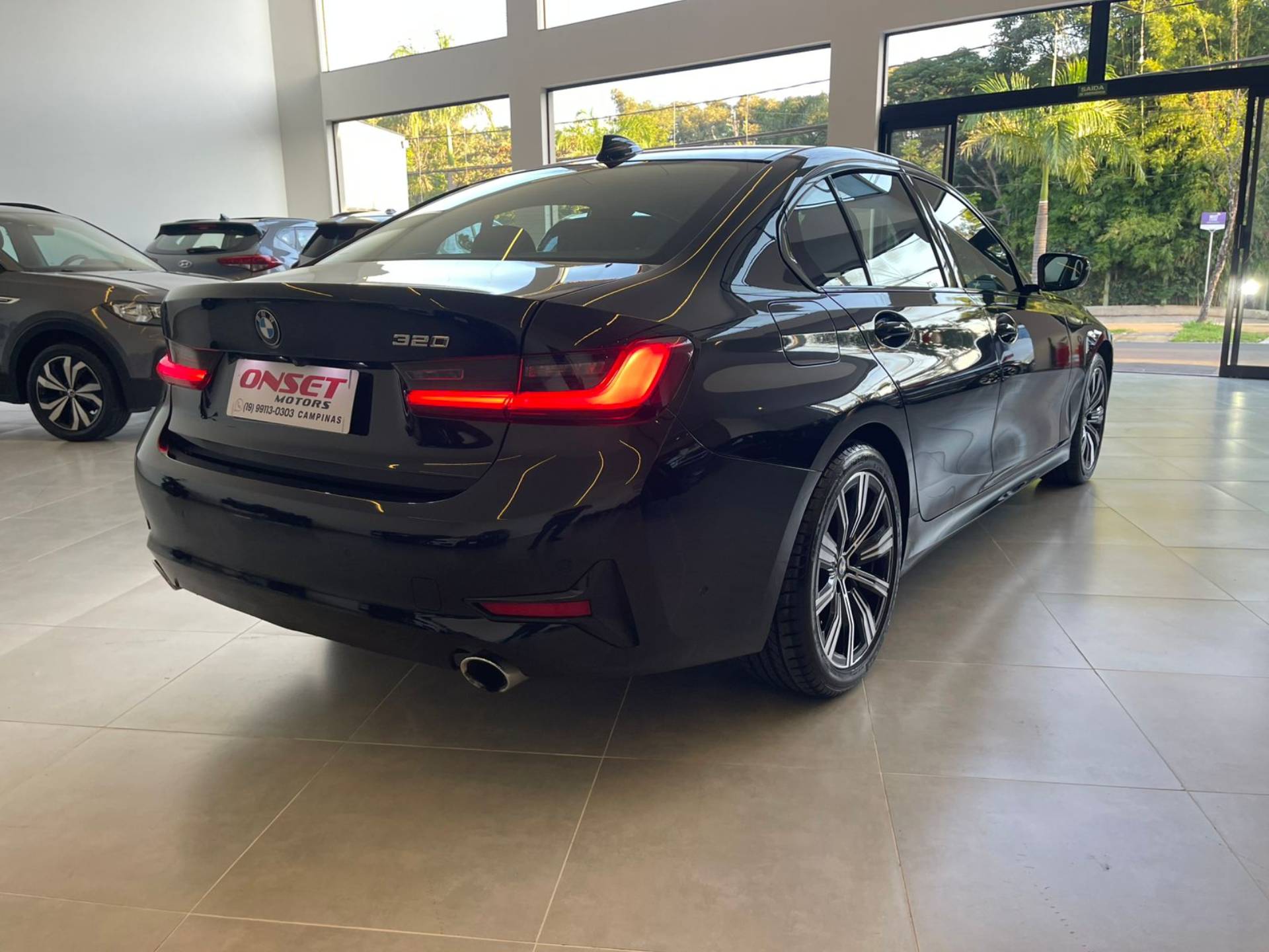 BMW 320i