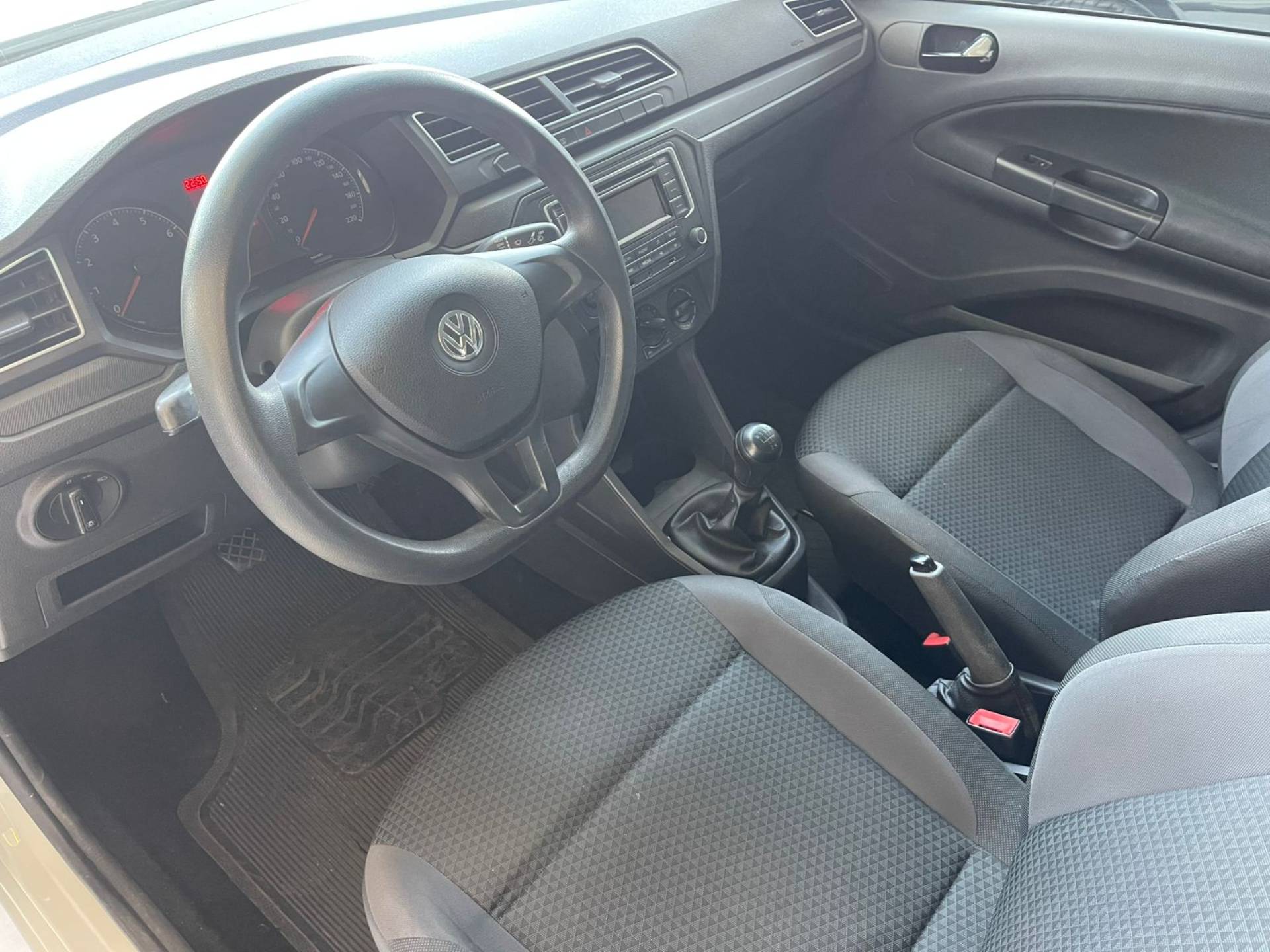 VOLKSWAGEN VOYAGE