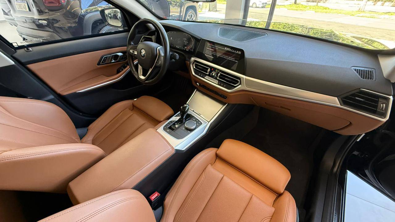 BMW 320i