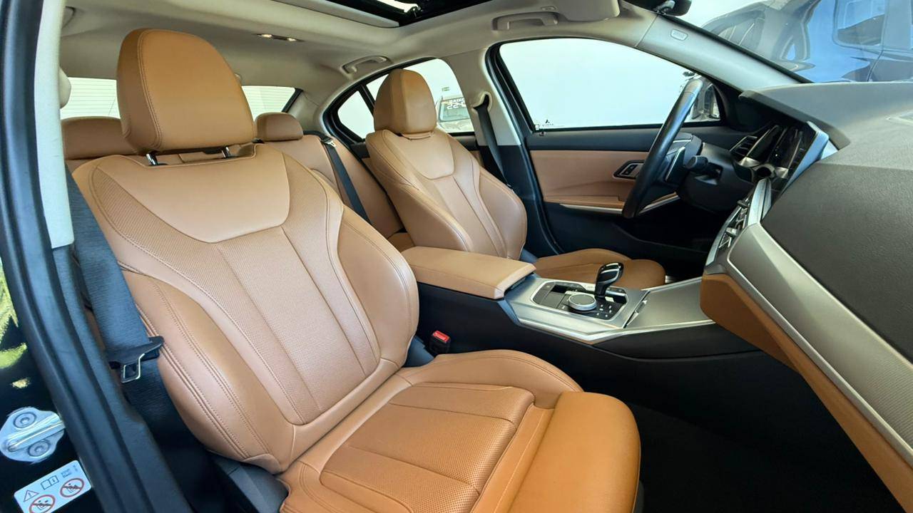 BMW 320i